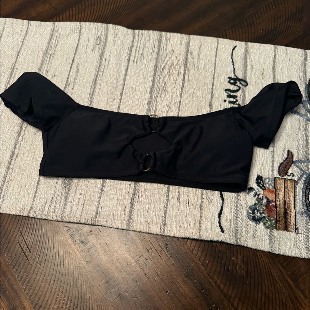 Black short sleeve bikini top